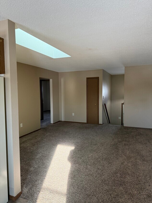 Foto del edificio - 1020 Castlewood Dr