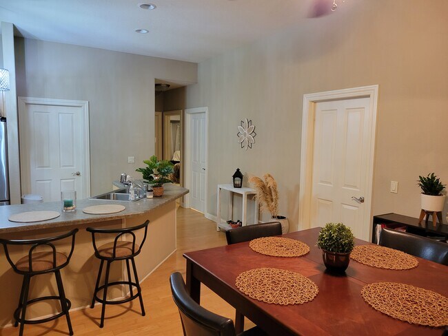 Building Photo - 1850 Stoney Ln