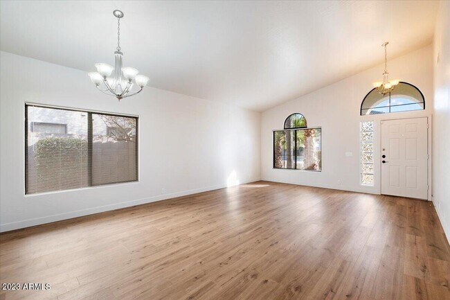 Building Photo - 3780 S Arcadia Way