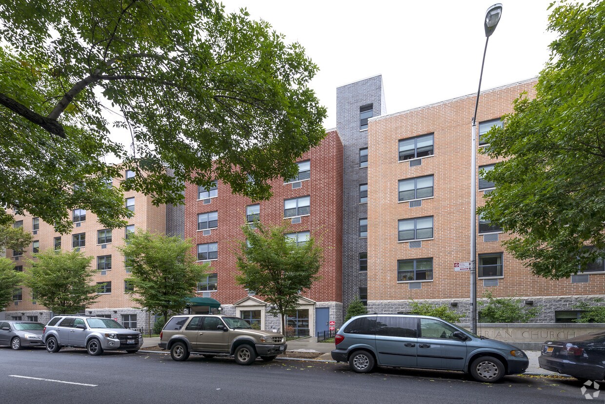 Primary Photo - 3134 33rd St