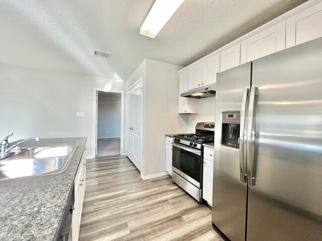 Foto del edificio - Charming Single-Story Home in Amenity-Rich Community