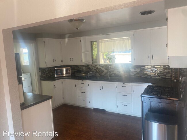 Foto del edificio - 3 br, 1 bath House - 10450 Sterling Road