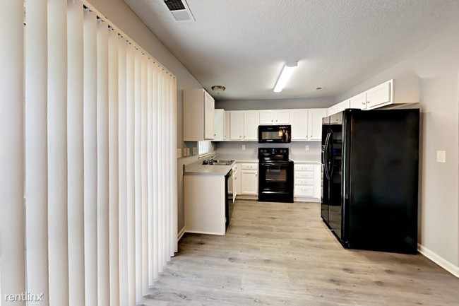 Building Photo - 8206 Braids Bend Ct