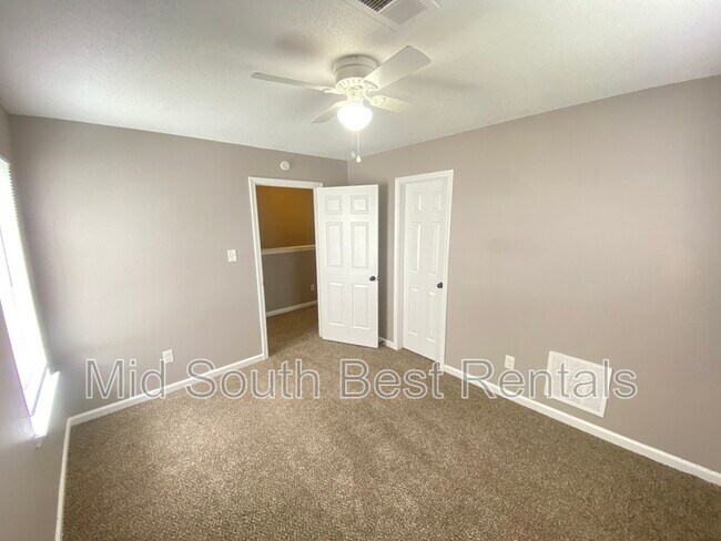 Foto del edificio - 5266 Bucksport Ln
