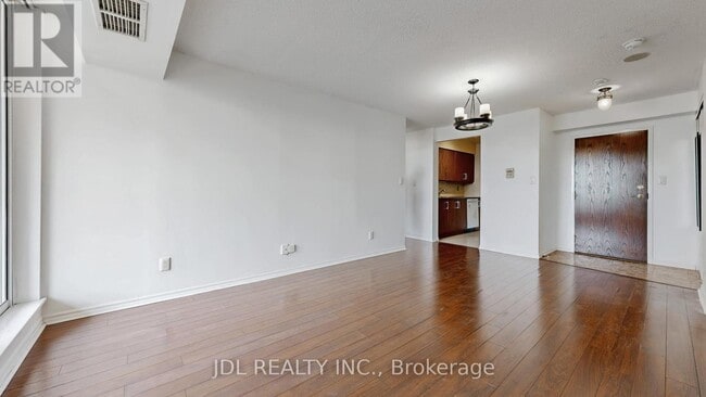 Building Photo - 2108-2118 HILLCREST Ave