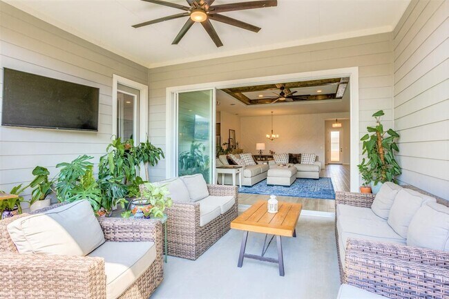 Building Photo - 8313 Silhouette St