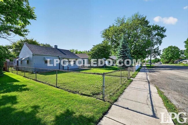 Building Photo - 5207 Bennett Rd