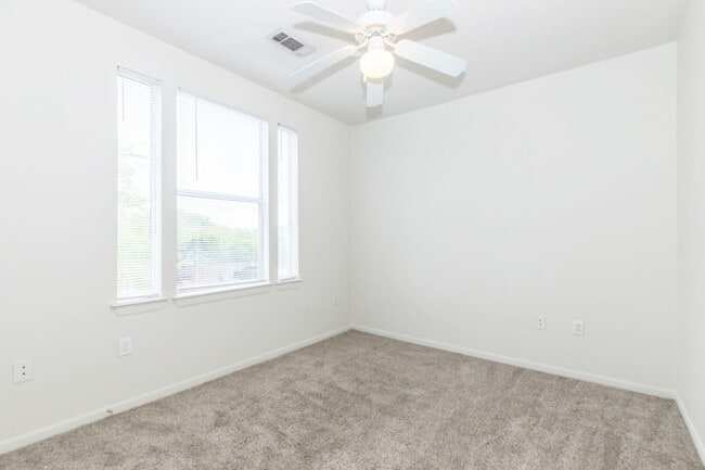 Building Photo - Costa Mirada