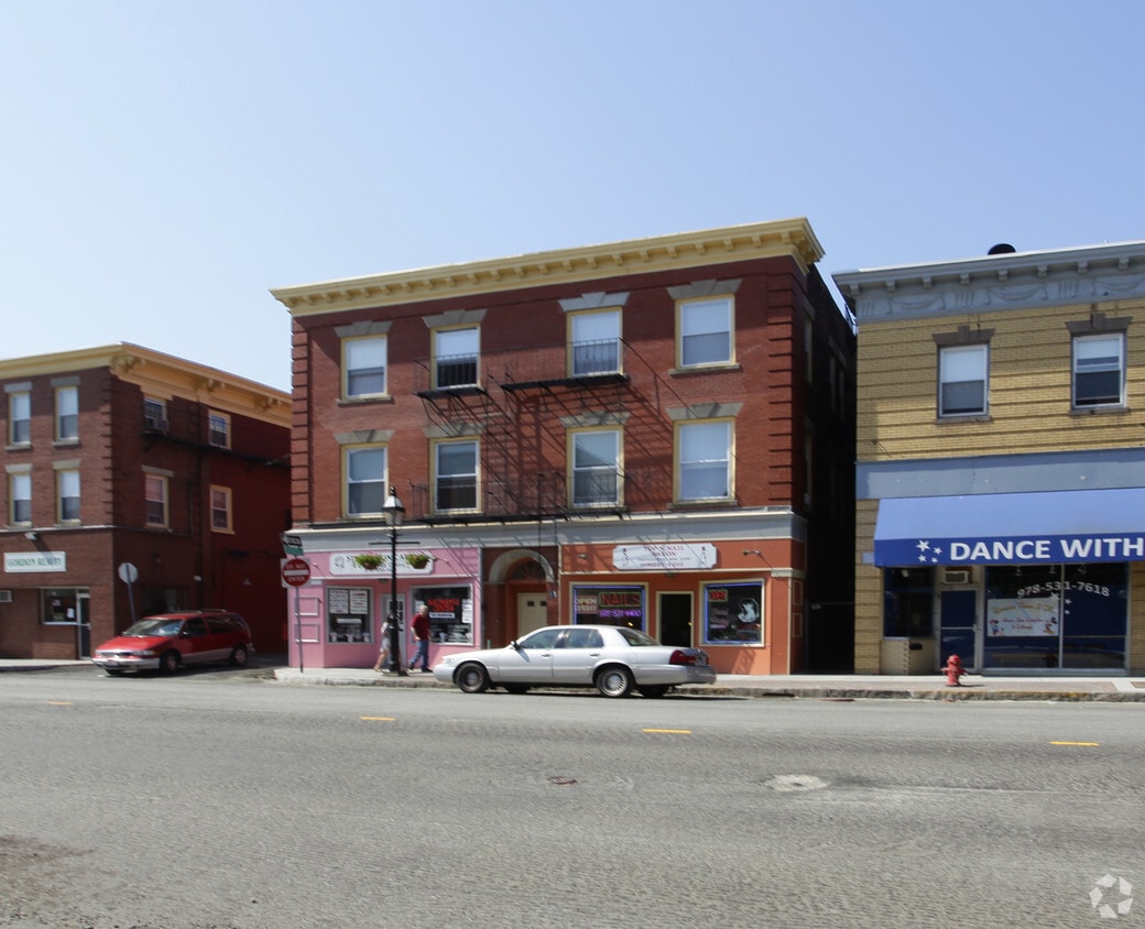 Primary Photo - 61-63 Main St