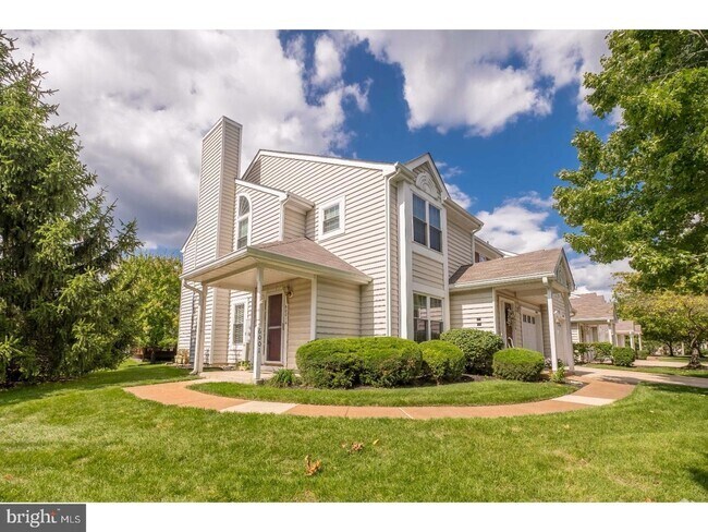 Building Photo - 6001A Normandy Dr