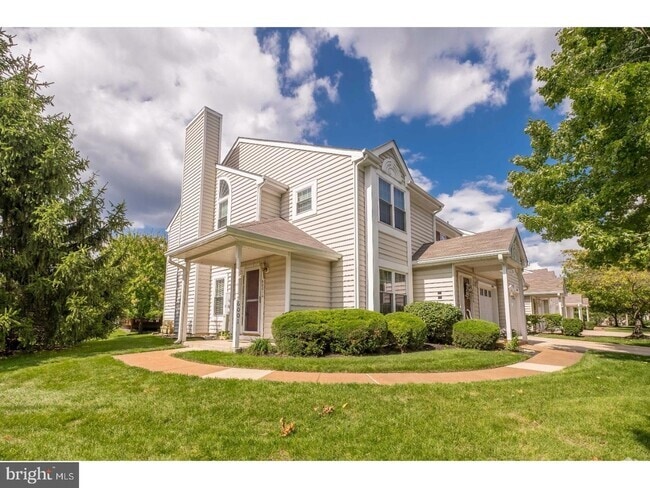 Building Photo - 6001A Normandy Dr