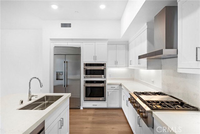 Building Photo - 2605 Rivington
