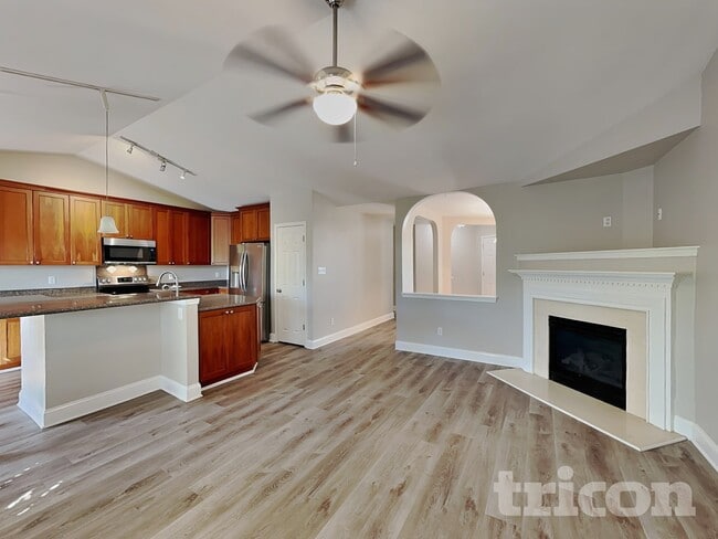 Building Photo - 3009 Softwind Dr