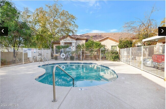 Foto del edificio - 4423 E McLellan Rd