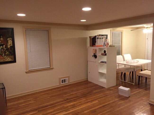 Building Photo - 30 Keyes St