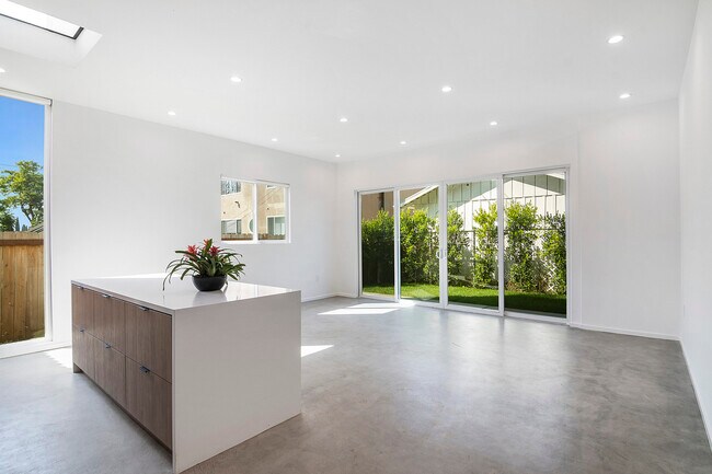 Foto del edificio - 4610 Franklin Ave