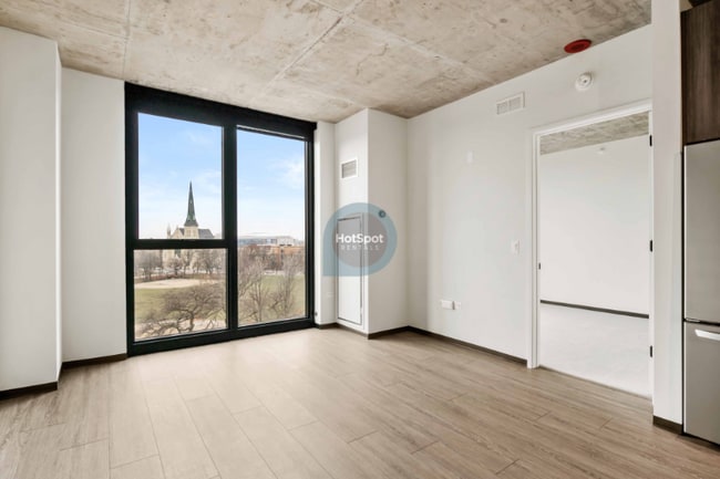 Building Photo - 1407 W Randolph St