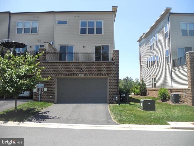 Foto del edificio - 22806 Breezy Hollow Dr