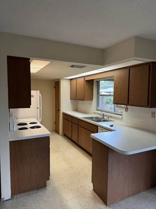 Foto del edificio - "Charming 2-Bed, 2-Bath Retreat on Blue He...