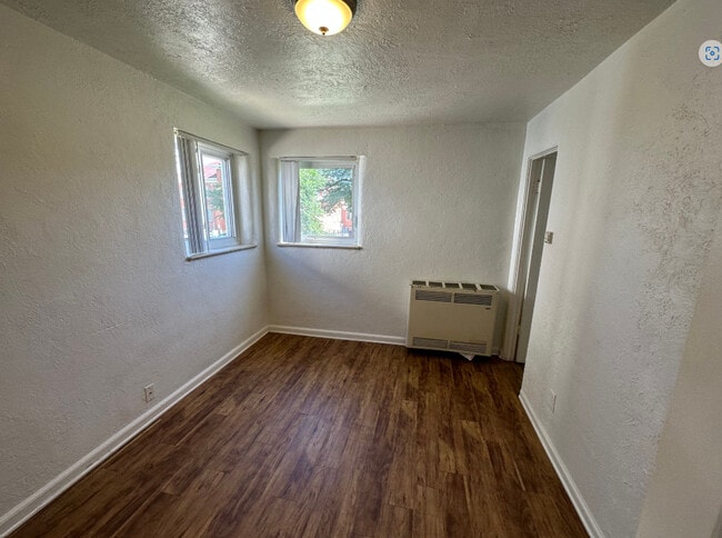 Bedroom - 955 16th St Apartments