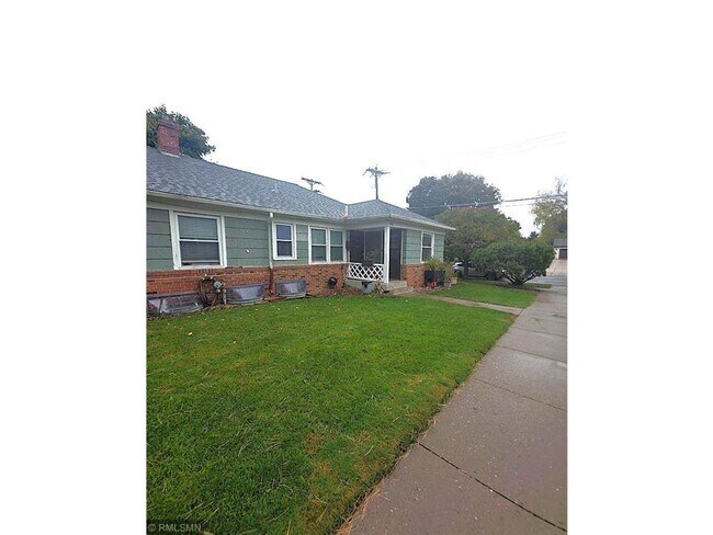 Building Photo - 2056 W Bayard Ave