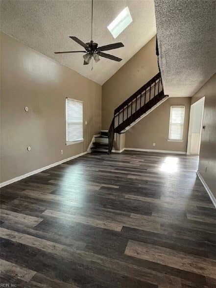 Building Photo - 1720 Rueger St