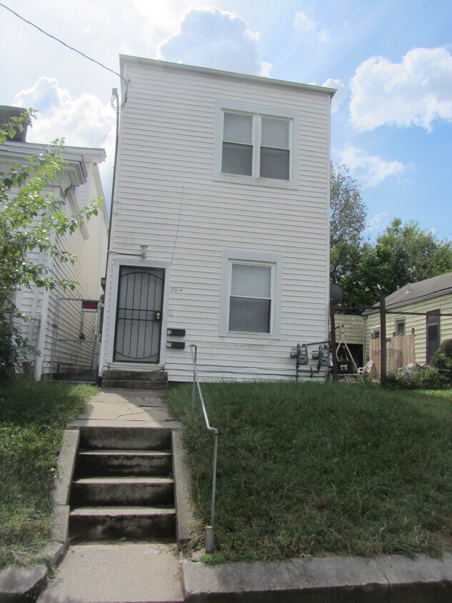 Primary Photo - 2014 W Main St