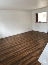 Building Photo - 506 10th Ave