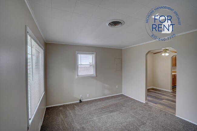 Building Photo - 1389 Kenneth St