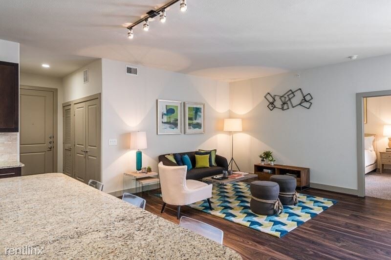 Foto principal - 100 Twin Oaks Blvd