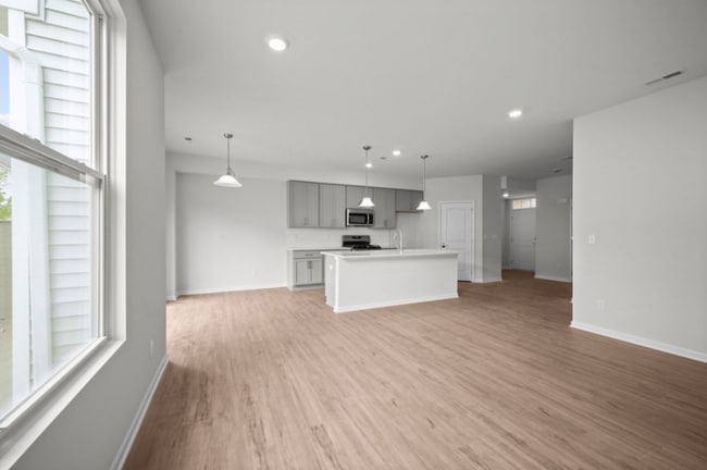 Foto del edificio - 2405 Salt Springs Dr