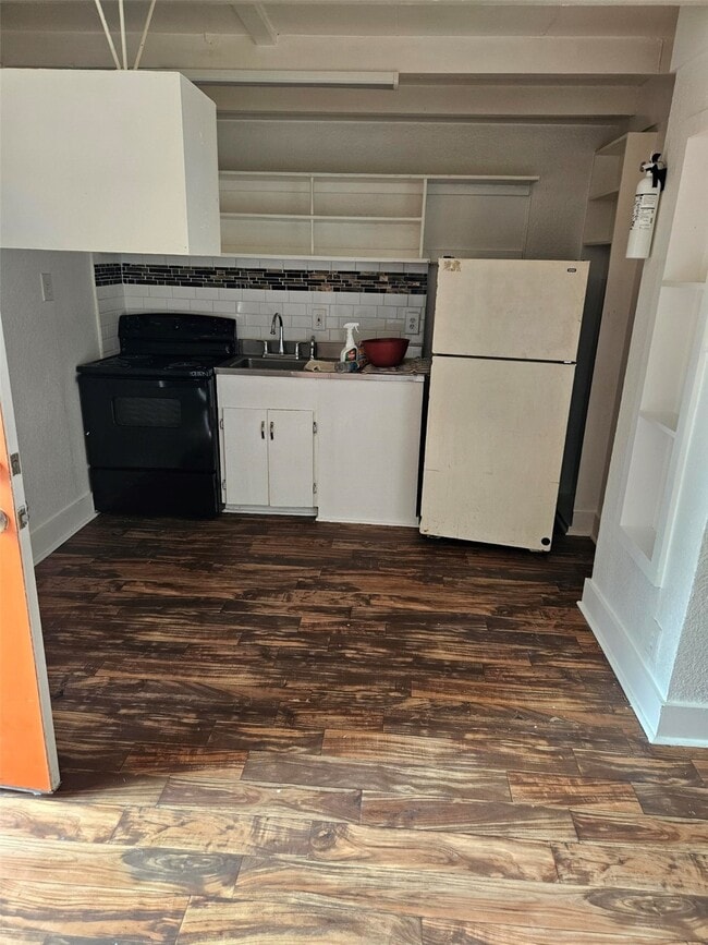 Building Photo - 1513 Lazy Ln