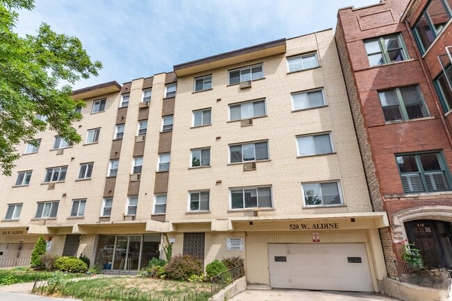 Building Photo - 531 W Aldine Ave