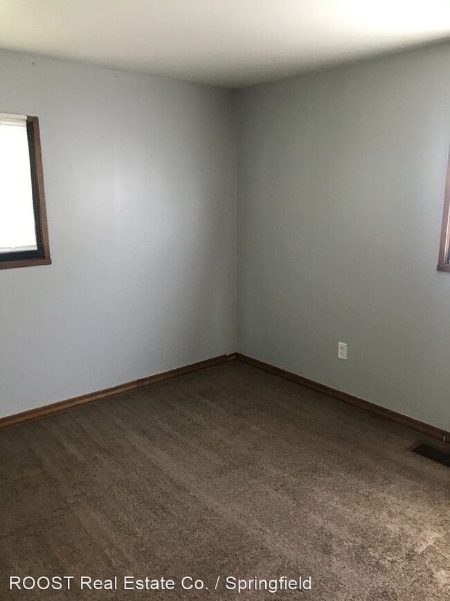 Building Photo - 3 br, 1 bath House - 814 S Burnett Rd