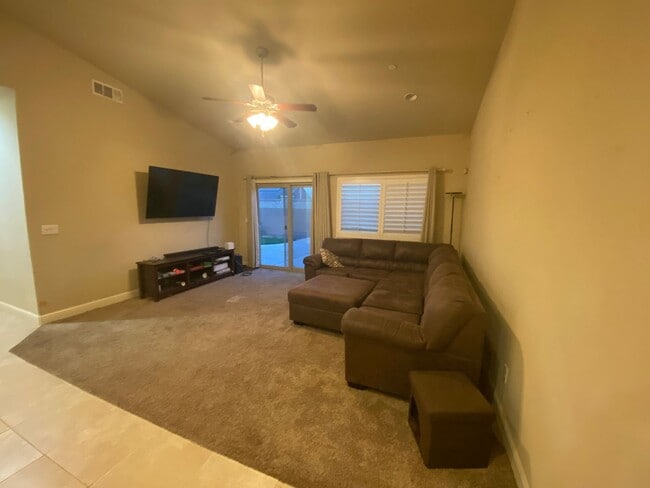 Building Photo - Move into Northwest Hanford and relax in y...