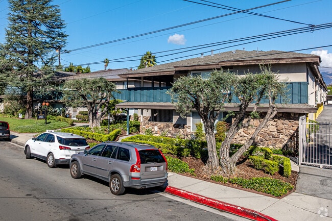 Alternar - Evergreen Pine