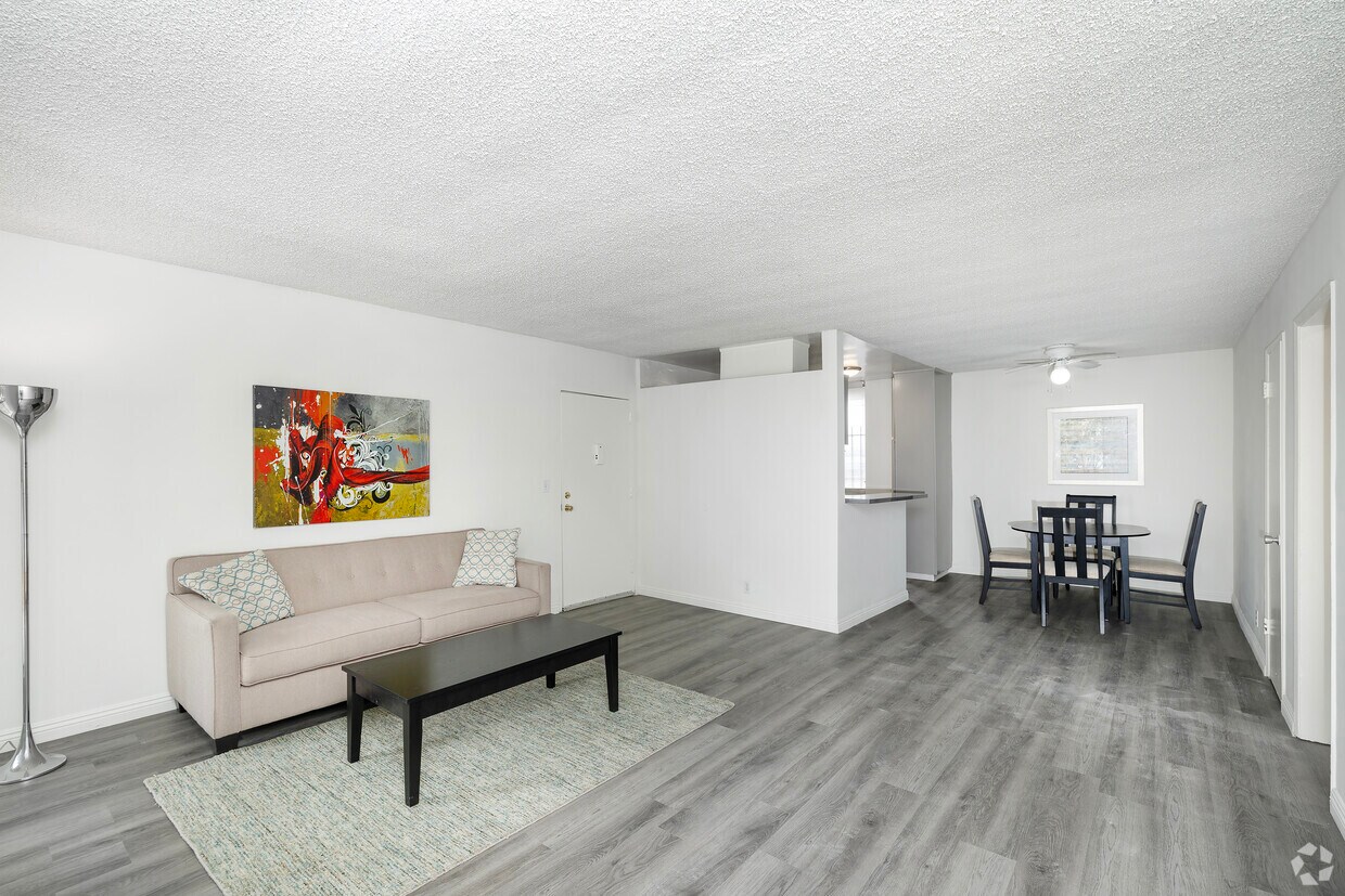 Foto principal - A41--1204-1208 West Adams Blvd.