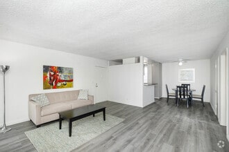 Interior Photo - A41--1204-1208 West Adams Blvd.