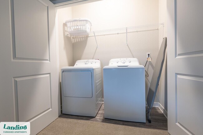 Foto del edificio - 16200 Croft Dr