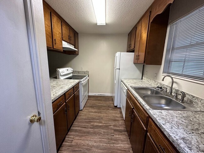 Foto del edificio - Brewster Estates Duplex avail Now!!!