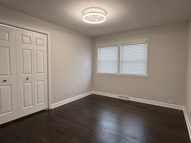 Foto del edificio - 10061 Lacrosse Ave