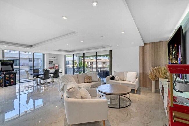 Foto del edificio - 468 Golden Isles Dr