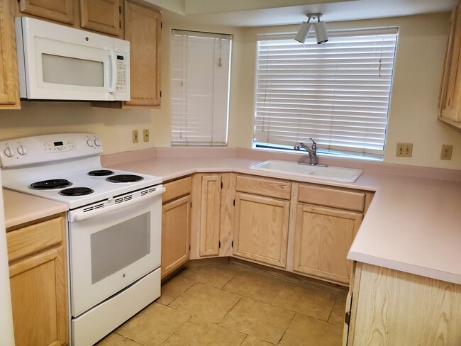 Building Photo - Dana Ranch Villas