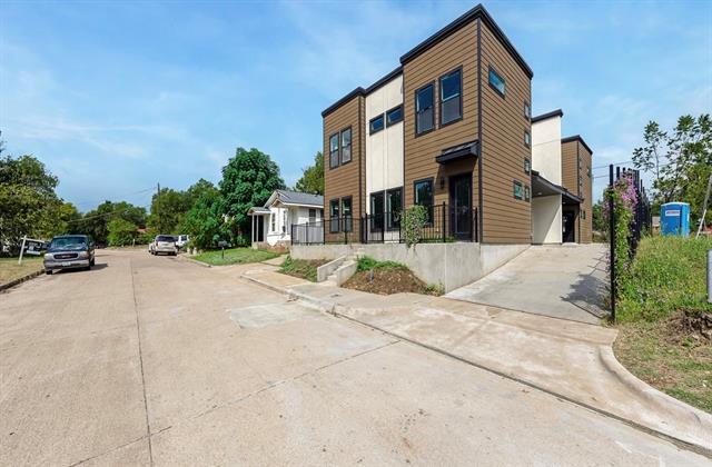 Building Photo - 1113 E Oleander St