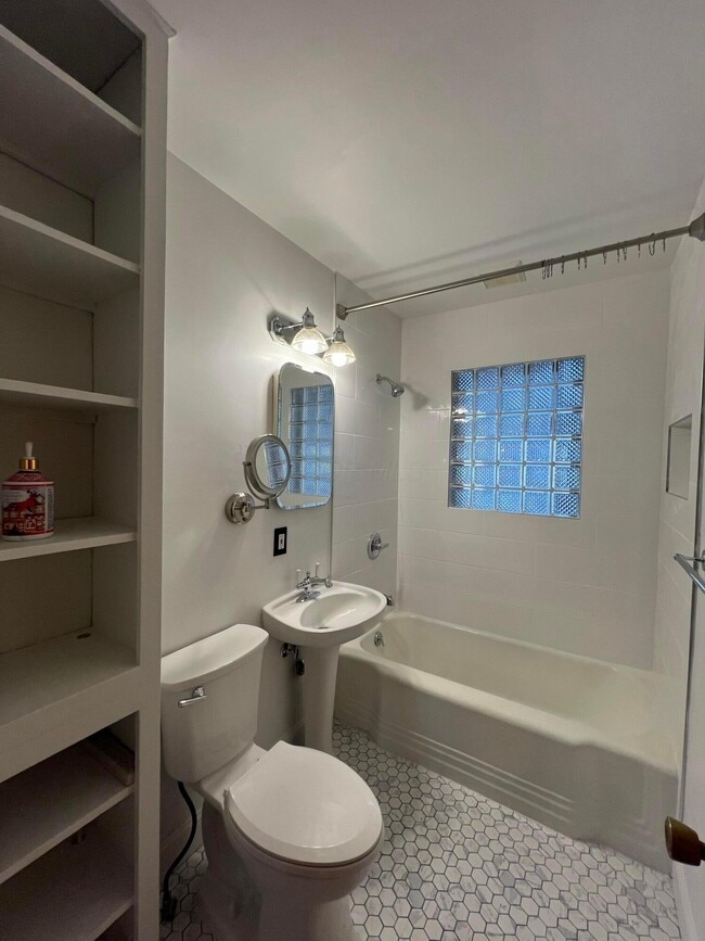 Building Photo - 4390 Colerain Ave