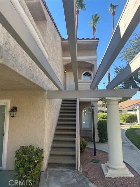 Building Photo - 505 S Farrell Dr