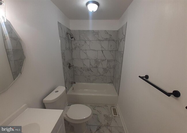 Building Photo - 10 Prestwick Square
