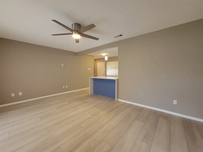 Foto del edificio - 4724 Laurel Ln