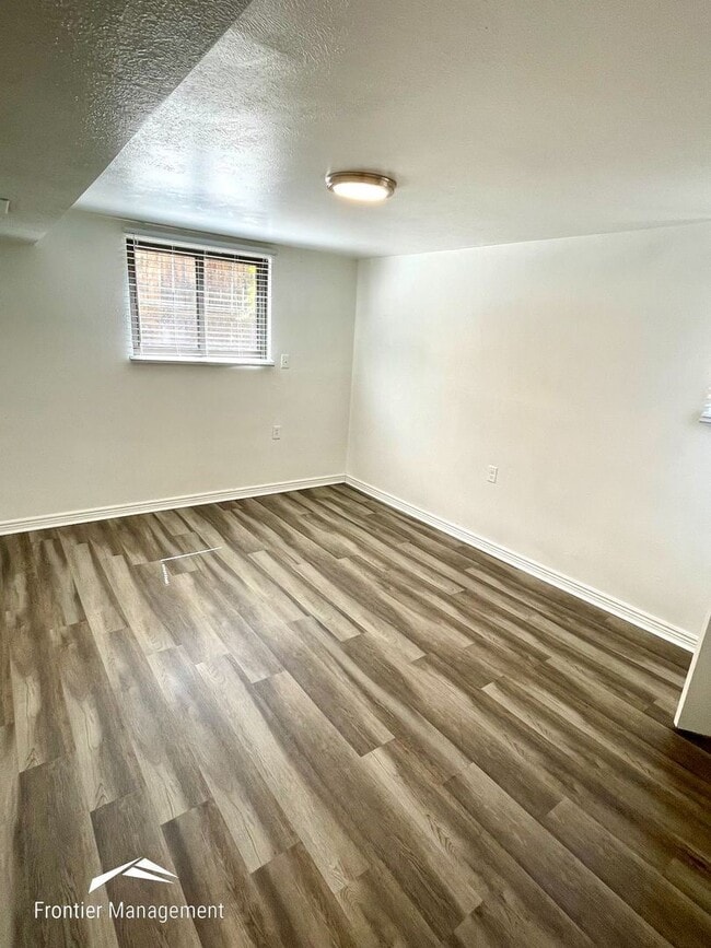 Building Photo - 5 br, 2 bath House - 3019 Zion St.