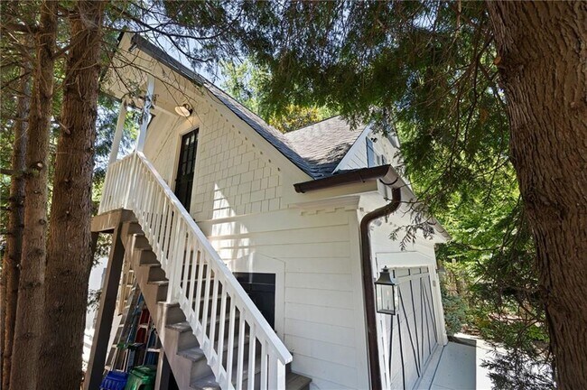 Building Photo - 1358 Briarcliff Pl NE